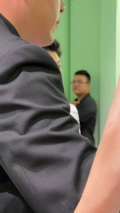 来啦!活动造型好适合,条纹衫➕黑色短裤真的好清爽