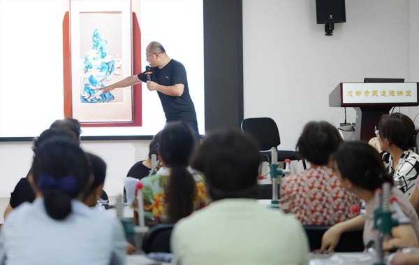 千年蜀锦绽芳华，指尖匠心传非遗 青羊区蜀锦拼接画体验活动圆满举行