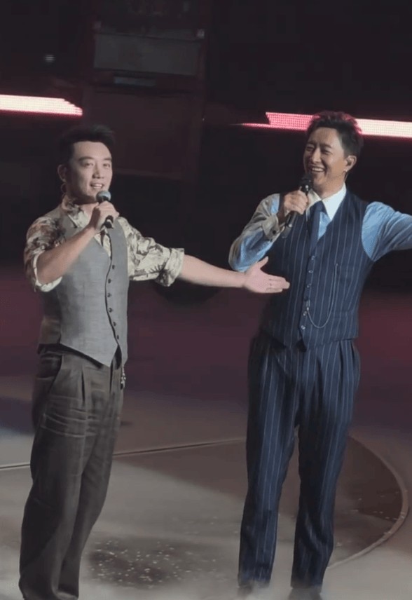 郑恺坚持给韩庚站台 即使发烧也没有任何的犹豫