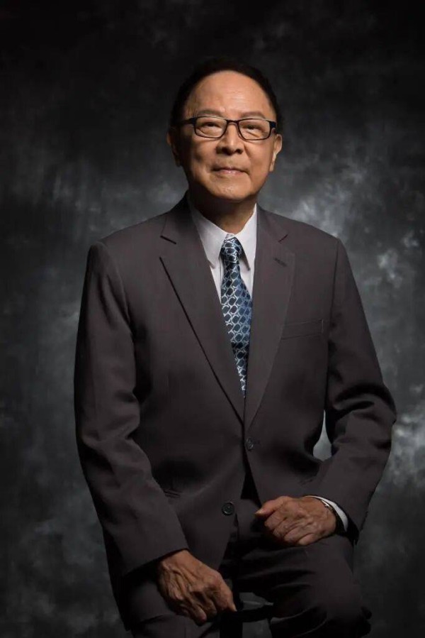 钟景辉|第一集:从异乡童年到培正舞台,13岁的少年第一次听见命运召唤|香港人物系列