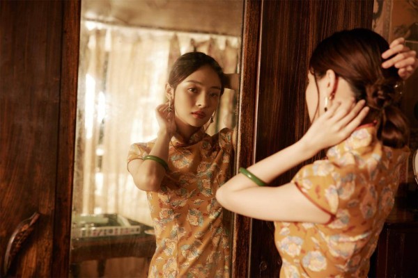 四五十岁的女人,一旦看上了一个结了婚的男人,心里盘算的就是这三件事