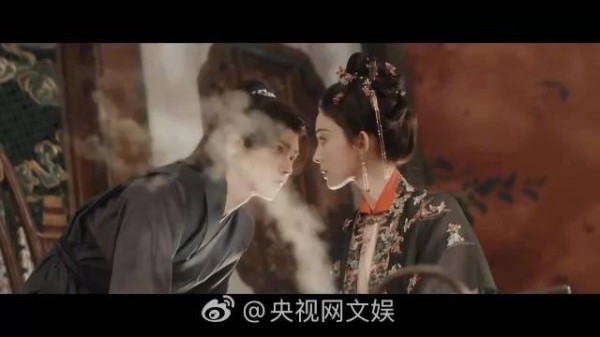侯明昊歌手舞台惊艳亮相，玉茗茶骨片花曝光