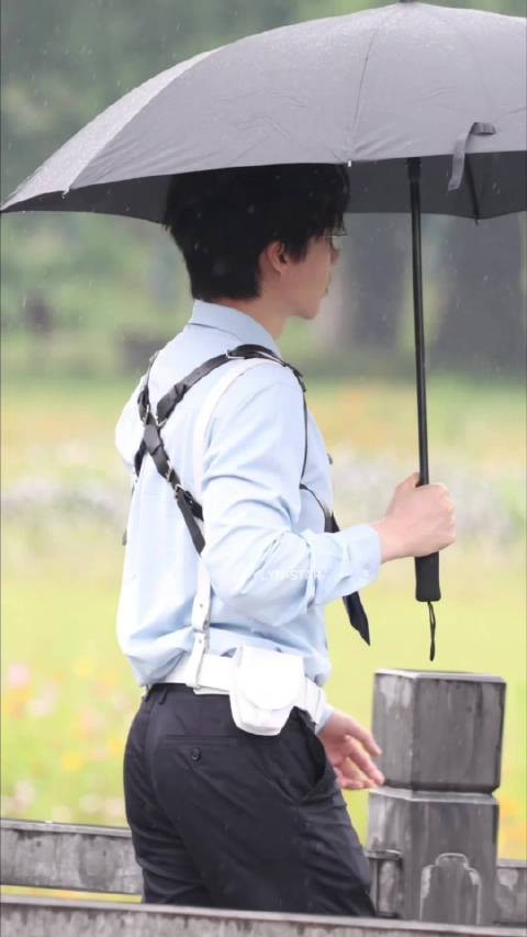 好帅身材真好PP真翘 ,@摩登兄弟刘宇宁 ,cr水印