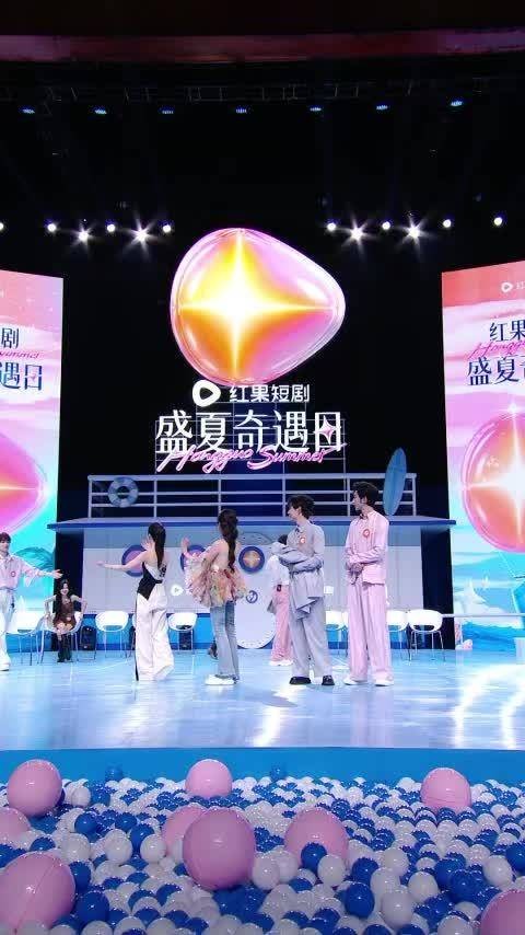 短剧人全员走秀惊艳亮相，卡戎吴添豪造型吸睛