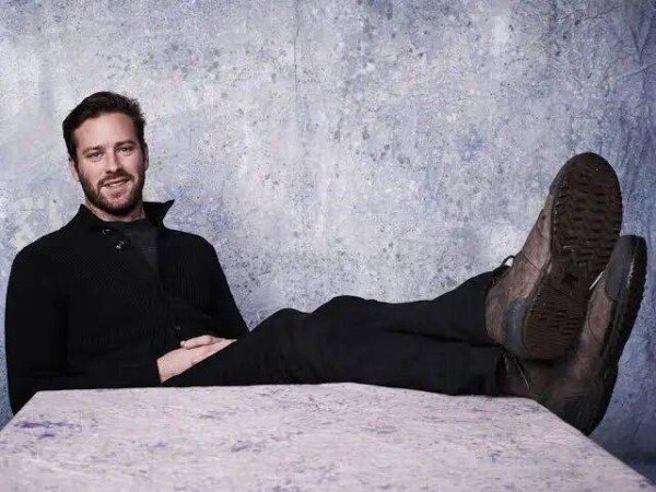 Armie Hammer 坦言没钱,曾祖父把钱都捐了,自己继承不到!