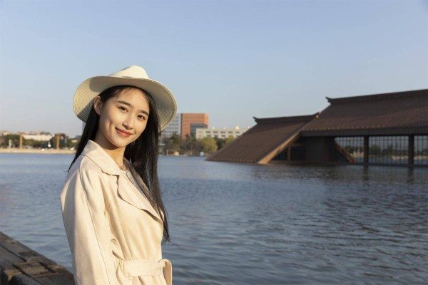 结了婚的女人要是不拦着你这三个要求,那是动了心的信号,你别靠过去也别纠缠
