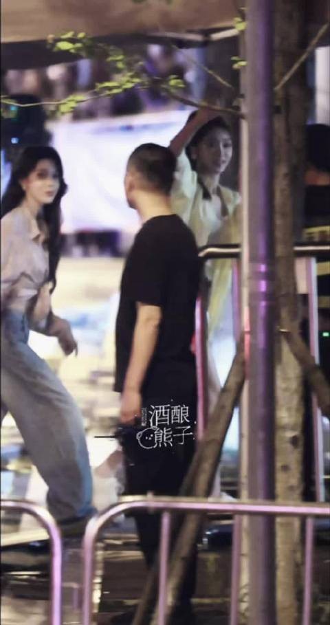 以为自己眼花了