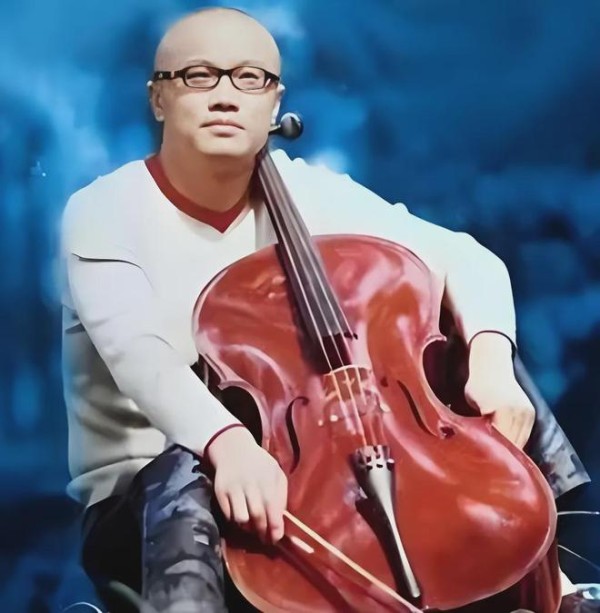 58岁孙国庆近况曝光！娶小5岁‌何宏生下一子，如今婚姻生活很幸福