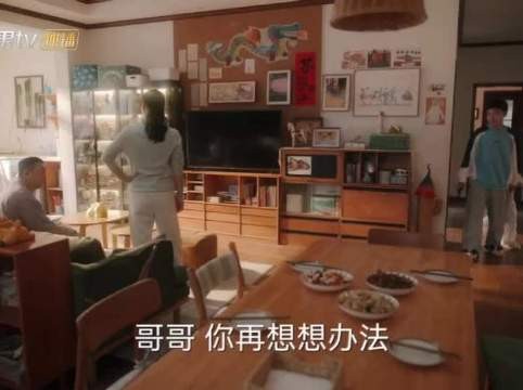第二季开始啦,小果宝最近看手机上瘾
