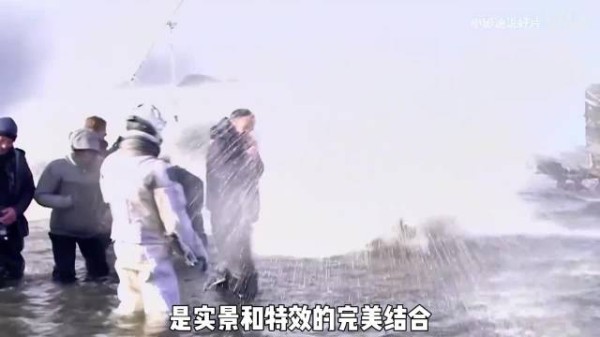 库珀返回飞船看视频泪崩,地球已过23年