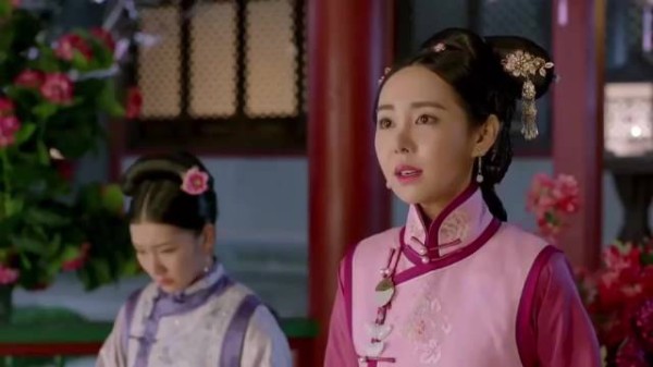 小妾仗着是第一美人,骂小福晋低贱,皇太极迅速掌掴