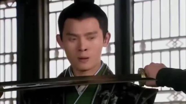 小伙被敌军包围,只凭一剑突破包围,程咬金满脸欣慰