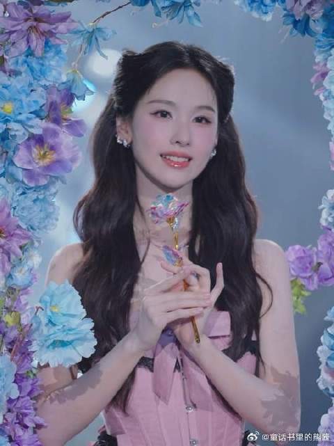 听说粉色妙脆角和lol手游喵喵峡谷很配哦
