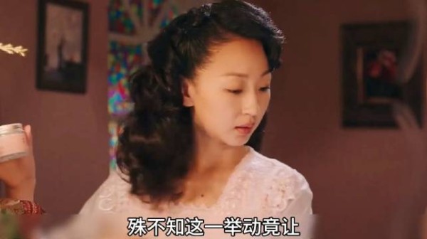 女人发现了鬼子藏匿军火的位置,于是牺牲性命把消息传递了出去