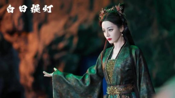 揭秘！迪丽热巴背后的真假贺思慕真相，你被蒙在鼓里了吗？