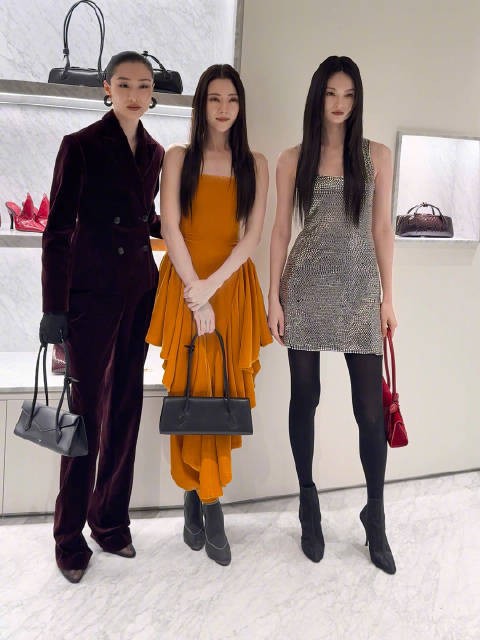 娜然与超模贺聪 & 汪曲攸在ALAǐA新店开幕活动上美丽同框