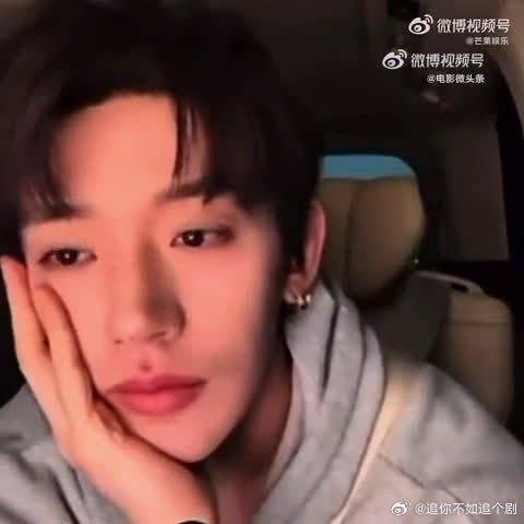 殷桃赞邓为每个角度都帅,花少旅行清爽镜头耐看