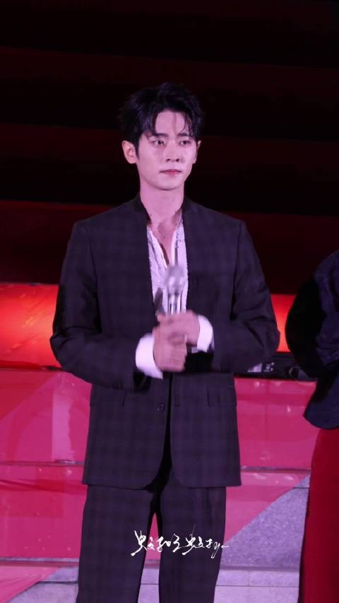 丞磊大会高清全程 一个在乱世中藏着野心也藏着真心的军阀…