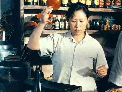 只用了一瓶香油，女首富竟给傻儿子娶到了好媳妇， 电影解说 #电影解说推荐