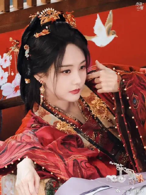 成为不了你的命中人,那就成为你的已逝白月光