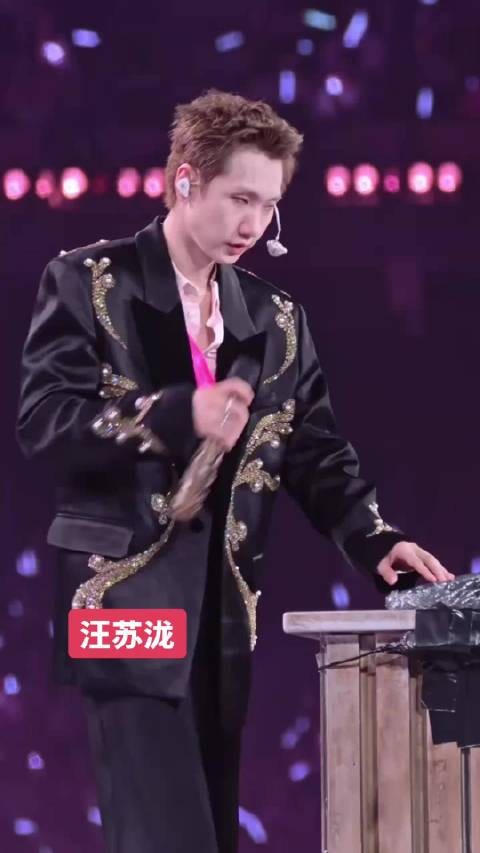 汪苏泷37岁生日|11份蛋糕,11份祝福 温柔音乐人,被爱意包围