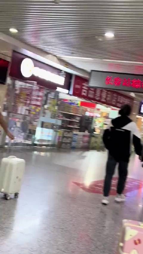 两个人都是这种身材不好找呀！