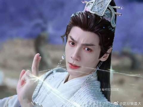 水龙吟，咬琴弦动作，一个敢设计一个敢照做