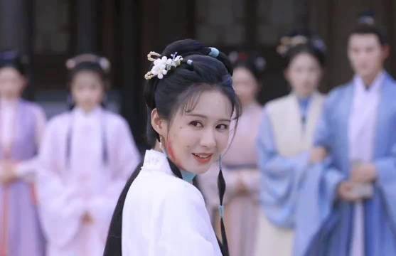 觉得杜翠雀的思想真的太现代了，比大多数的我们活的都通透