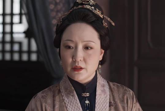 “别人都叫她大奶奶,只有青葙一直叫她小姐”