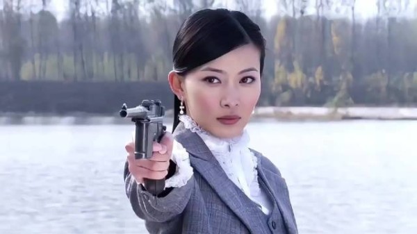 姑娘这身枪法太绝了原创视频