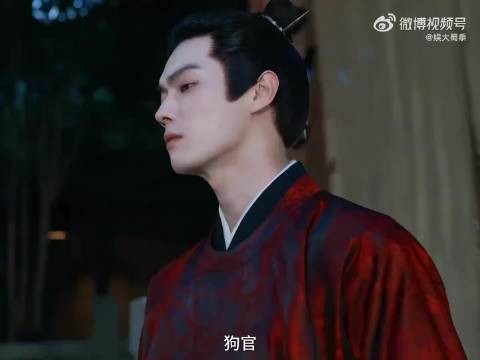 许凯古装扮相展现利落英气俊朗感