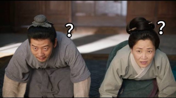女主一家趴地谢恩，男主瞬移忙制止