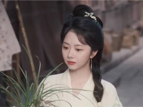 Linda爷你又来看兰香啦,其实大爷也惦记你呢!