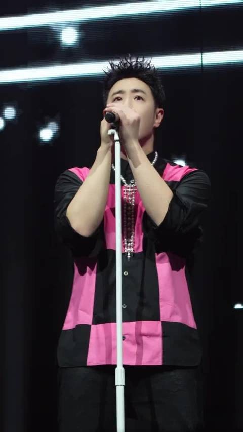 潘玮柏上海演唱会场馆座无虚席,全场大合唱舞台感染力拉满