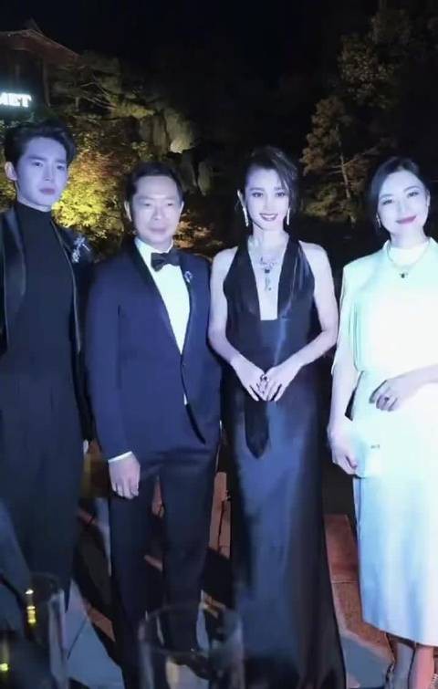 OMG，大晚上的于适和李冰冰都好看得我睡不着，内娱就该多来点这样的