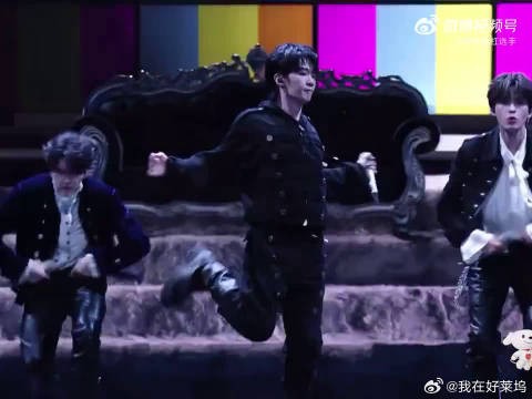 不管什么编曲什么曲风,王赫野都能稳稳接住,嗓音底子实在太强了