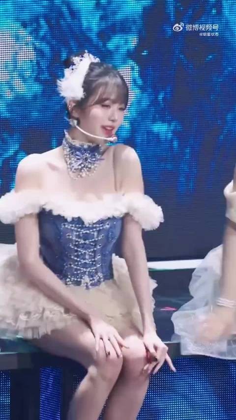 终于知道张元英演唱会第一排票贵的原因了