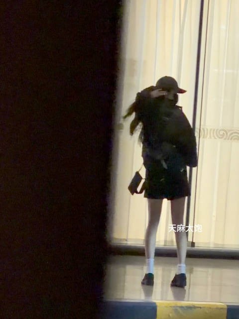 杨幂启程Prada米兰大秀 燥候燥候