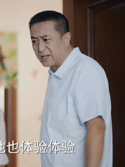 果宁辅导妹妹写作业发出感慨:爸妈,你们也挺不容易的