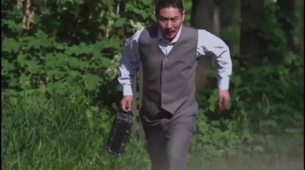 日本人找到小少爷,没想到他们有武器,太惨了