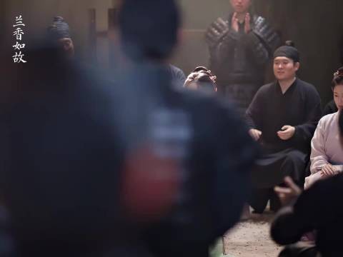 林锦岐见兰香一口闷酒笑出酒窝