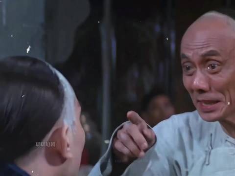 老剧名场面!扬州剃头匠胆子真大,对着乾隆敢说这话