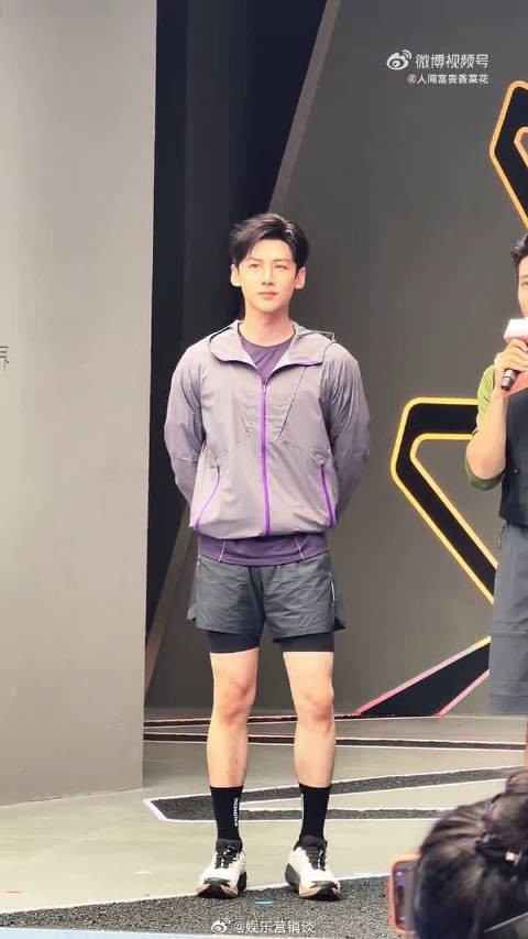 怎么会想到这么穿，又离谱又好笑