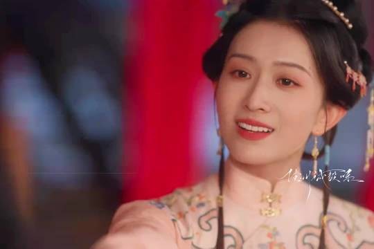 郑蔓宜因为一盆兰草看出林锦岐喜欢的人是兰香,想要除掉兰香兰香如故