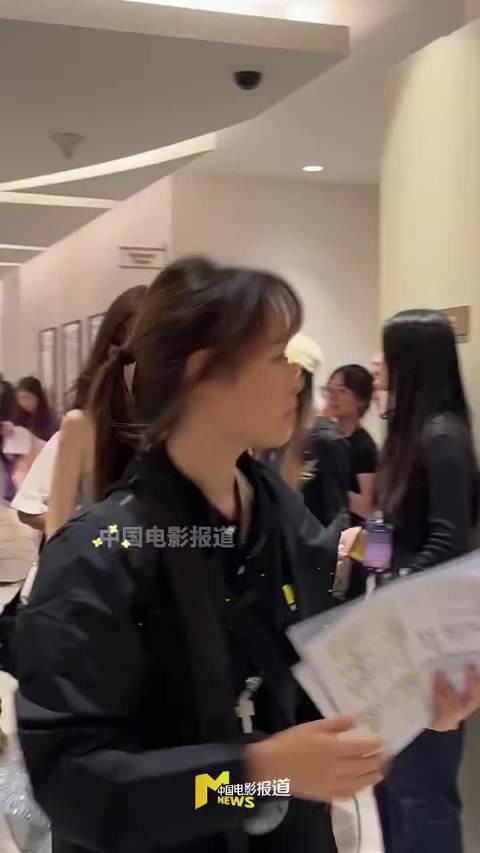孟子义蓝色眼泪连衣裙,童话美人鱼照进现实