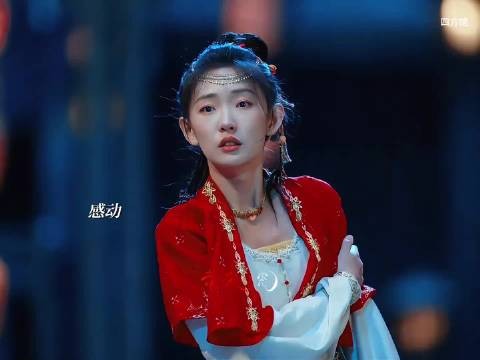 阿术救人遭暗器所伤,元莫放烟花寻人疗伤