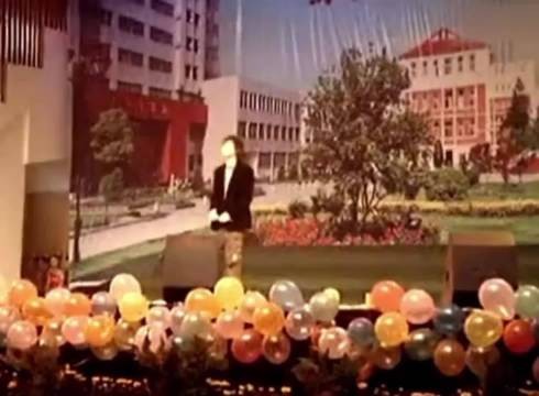 许嵩安徽医科大学校庆《玫瑰花的葬礼》现场