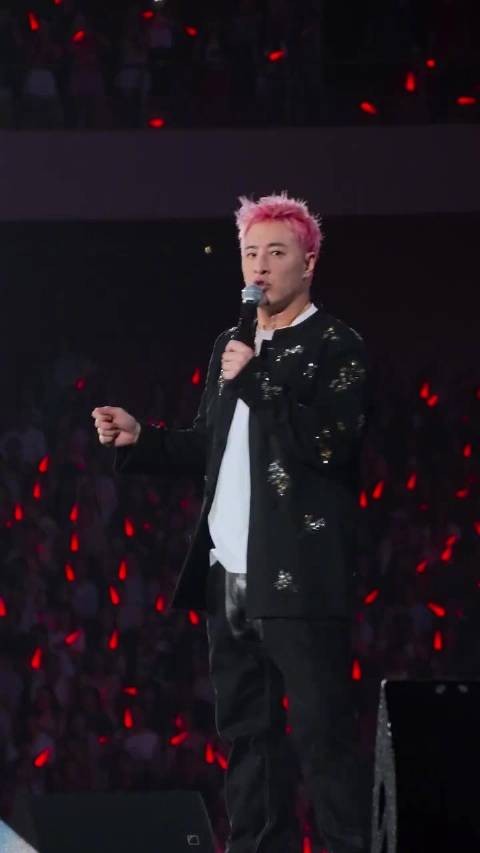 潘玮柏上海演唱会脚控水炮,水柱踩点喷射嗨翻全场