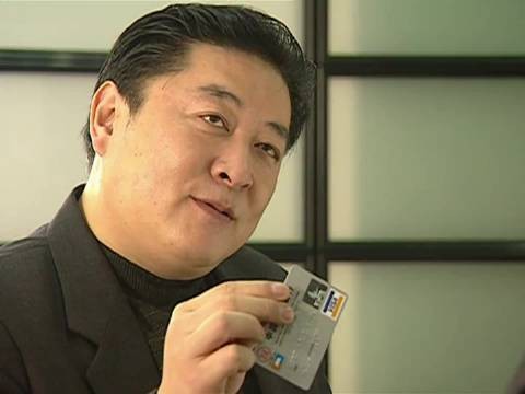 厉害了,小弟甘心为大哥赴死!