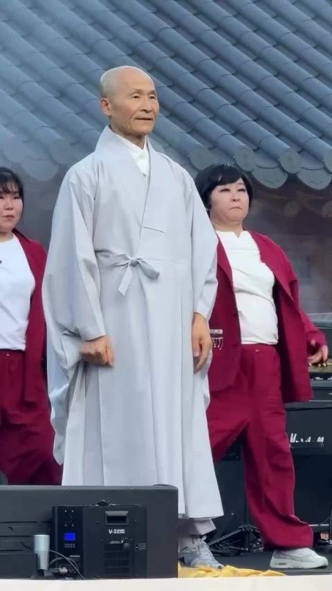 小韩现在连和尚都能跳bad了